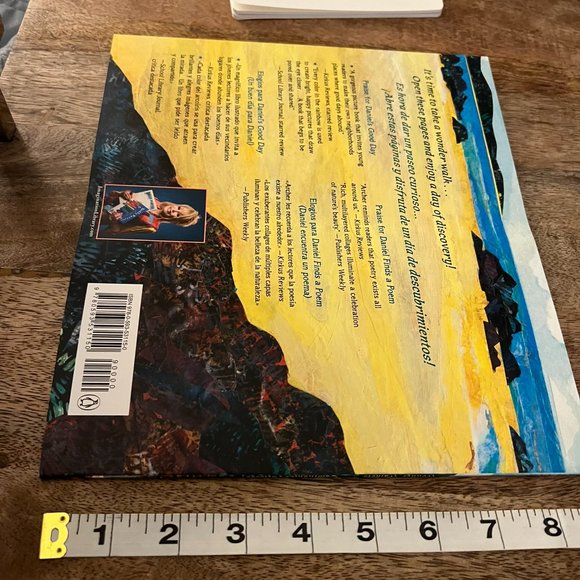 5/$20 Wonder Walkers Caminantes Curiosos Paperback Micha Archer - Picture 3 of 3